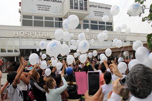 Garrahan celebró el Día del Aire Puro con payasos y suelta de globos