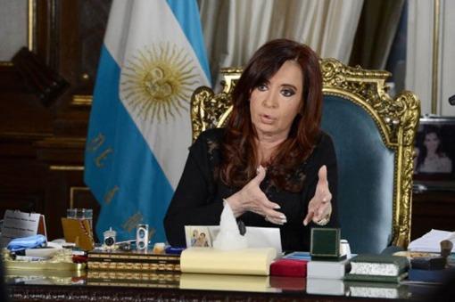 “Era necesario cortar de cuajo este sistema”, expresó CFK y anunció la disolución de la SI