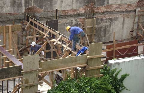 Crece el empleo formal en construcción