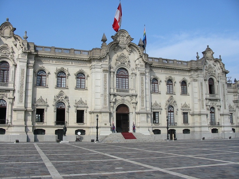 El Congreso peruano destituyó por voto de censura a la jefa de Gabinete por el escándalo de espionaje