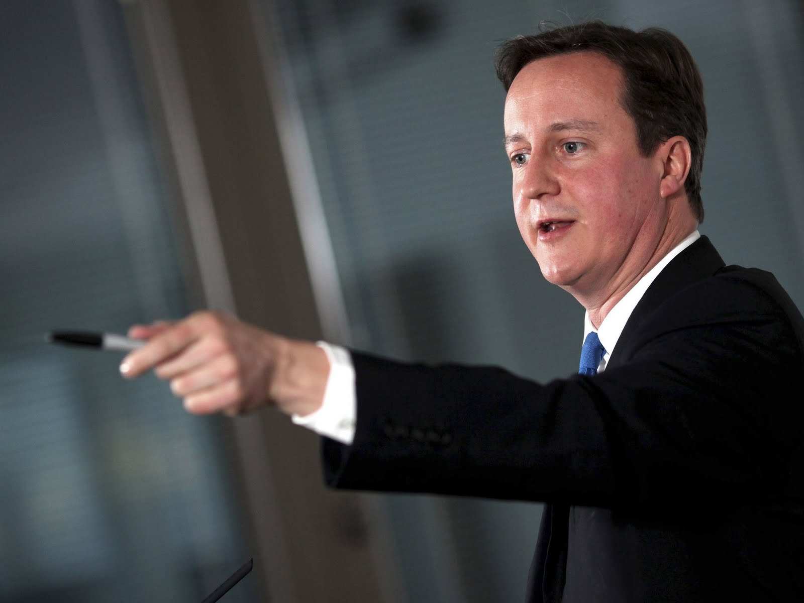 Terremoto conservador en el Reino Unido: todo el poder para Cameron