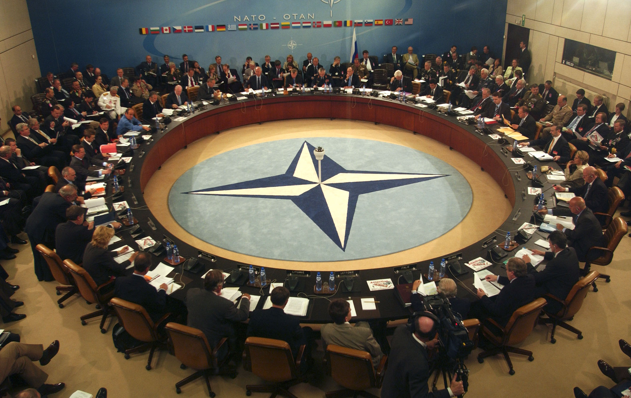 La OTAN decide extender su presencia en Afganistán