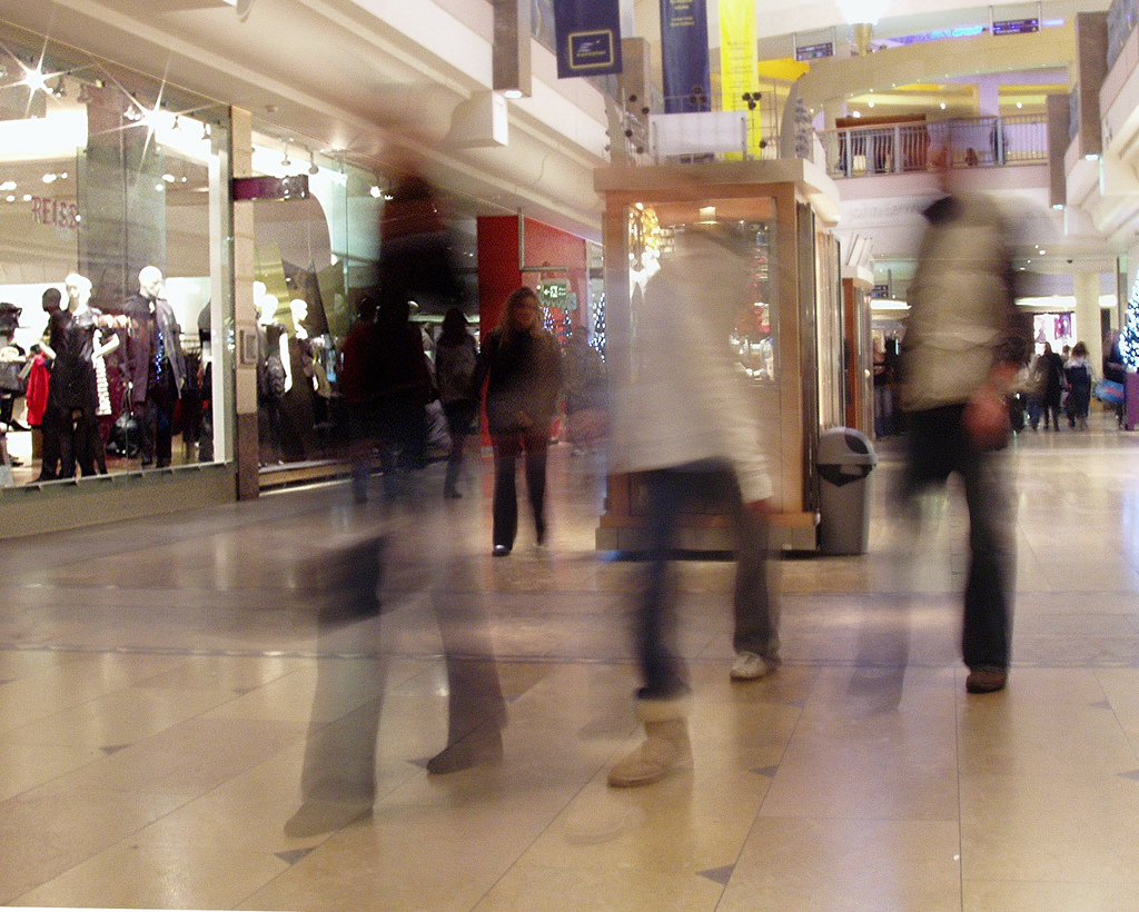Estiman mejora en el consumo en los centros comerciales