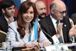 Cristina criticó el doble estándar con que se trató el acuerdo de Irán con EEUU y el memorándum por AMIA