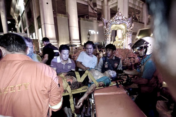 La policía busca un sospechoso por el atentado en Bangkok