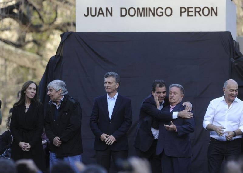 Junto a  Duhalde y Moyano, Macri inauguró un monumento a Perón