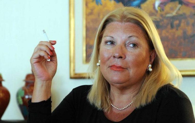 Carrió le pidió a Macri que “retire” a Angelici