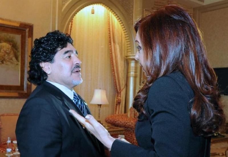 Maradona le envió rosas a Cristina con una tarjeta: «Gracias por todo»