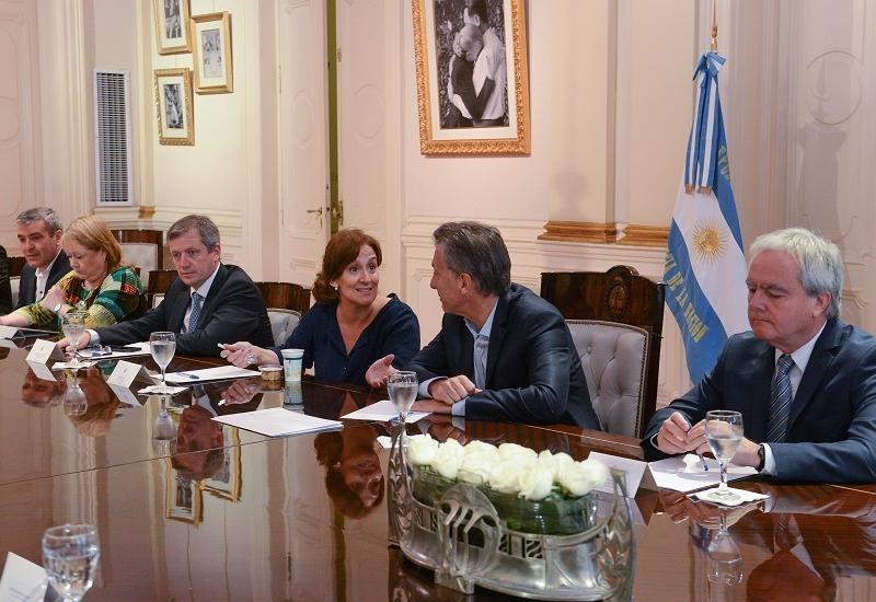 Macri encabeza su primera reunión de gabinete