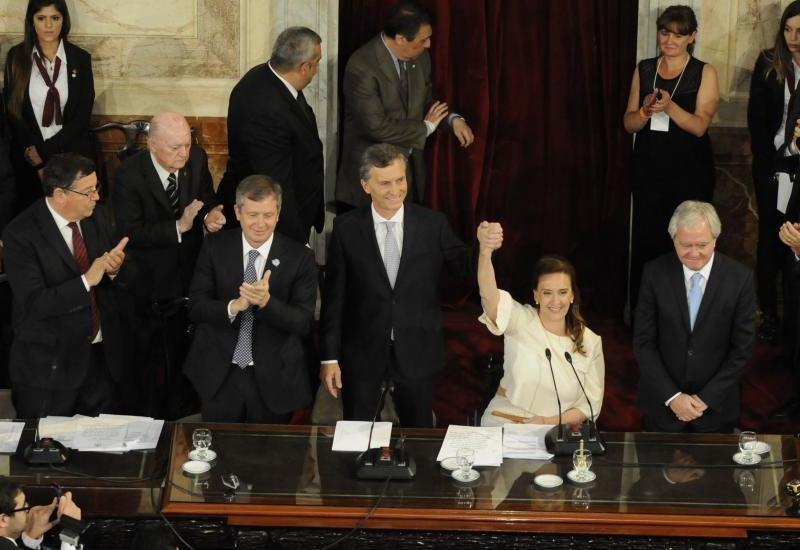 Macri juró como presidente y llamó a «construir el país del siglo XXI»
