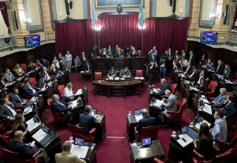 La Legislatura aprobó la ley que reduce el costo de las tarifas