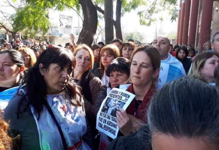 Los docentes marcharán en Moreno a tres meses de la explosión