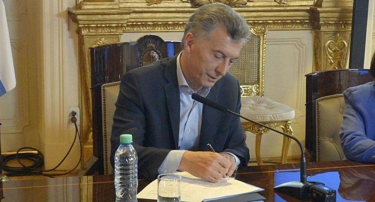 Por decreto: Macri habilitó que empresas morosas aporten en la campaña