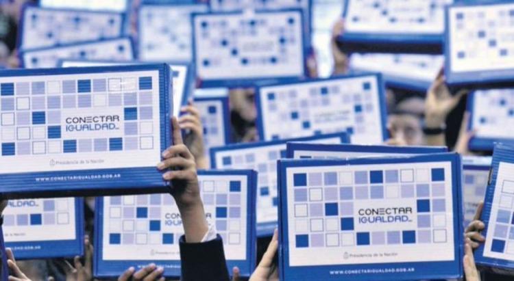 Confirmado: vuelve Conectar Igualdad, el programa de entrega de netbooks a estudiantes que destruyó Macri