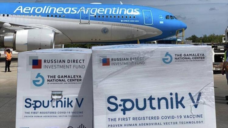 Llega de Moscú el vuelo de Aerolíneas que trae un nuevo cargamento de Sputnik V