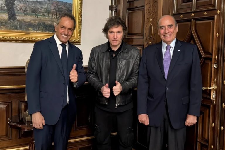 El Gobierno amplió las facultades de Daniel Scioli, pero no le dará fondos