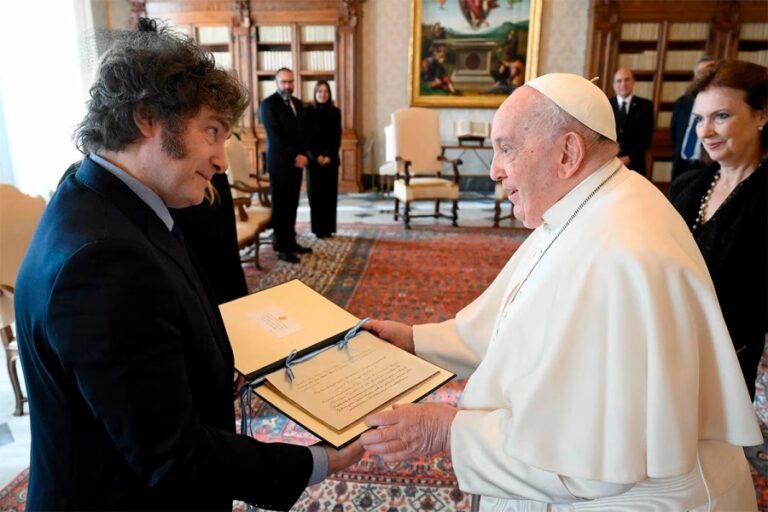 Javier Milei viajó a Roma para participar del funeral del Papa Francisco