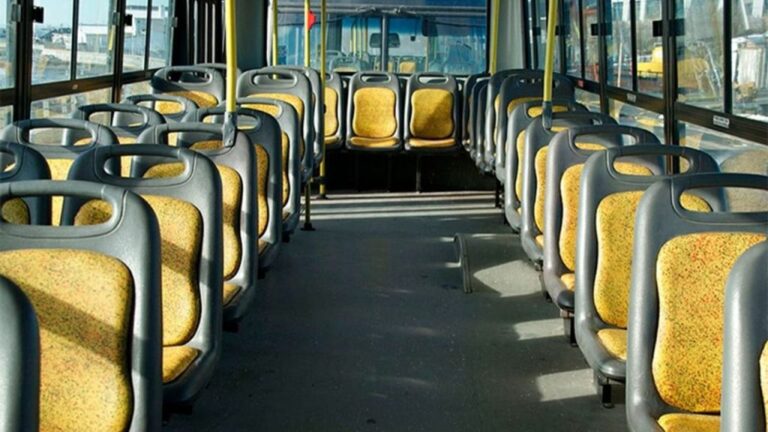 El Gobierno se reúne con representantes de la UTA para desactivar el paro de colectivos