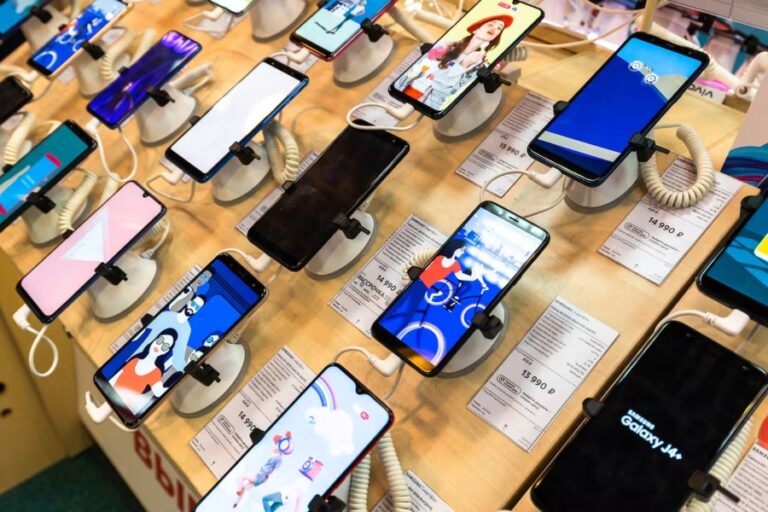 El Gobierno oficializó la rebaja de aranceles para la importación de teléfonos celulares