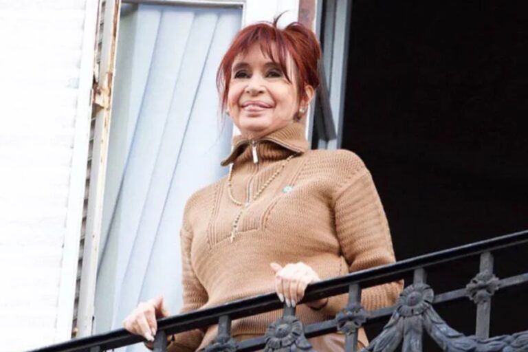 Cristina Kirchner: «Más del 50% de las familias argentinas no llega a fin de mes»