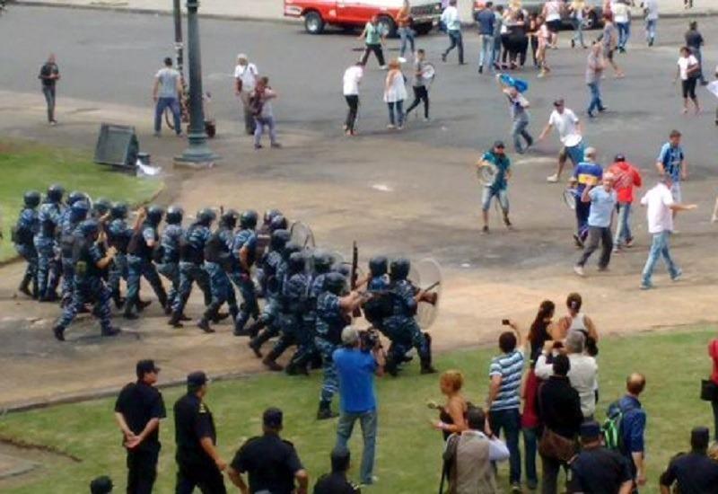 La Plata: reprimieron a trabajadores despedidos