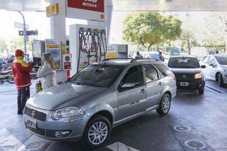 Tarifazo: Shell y Axion aumentan 4,5% el precio de sus combustibles