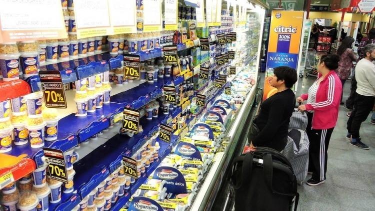 Crisis económica: supermercados y mayoristas suben 15% los precios y adelantan una suba mayor para octubre