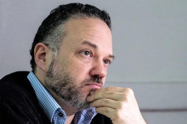 Kulfas denunció que se encontró un sobre con miles de dólares en un despacho de ex funcionario macrista