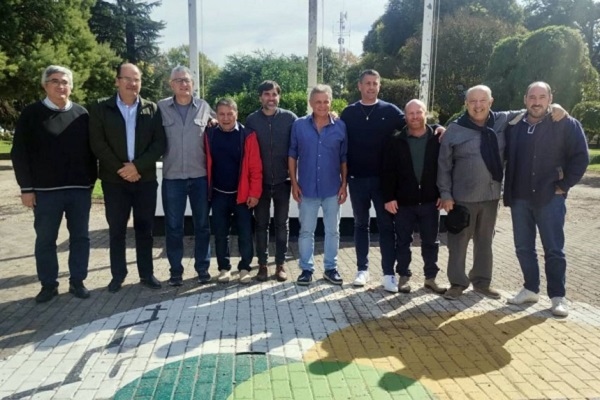 Intendentes bonaerenses apuntan contra Milei y defienden a Kicillof
